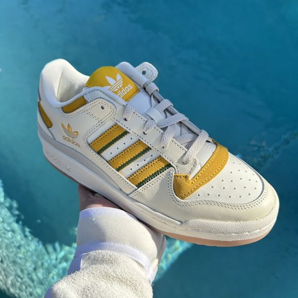 Adidas Originals Forum Low Ivory Men\'s Athletic Shoes FZ6271